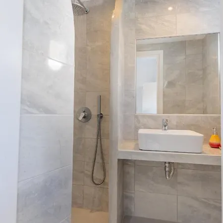 Feriehus Aislin House *